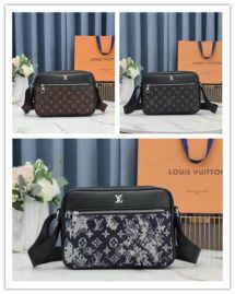 Picture of LV Mens Bags _SKUfw100556614fw
